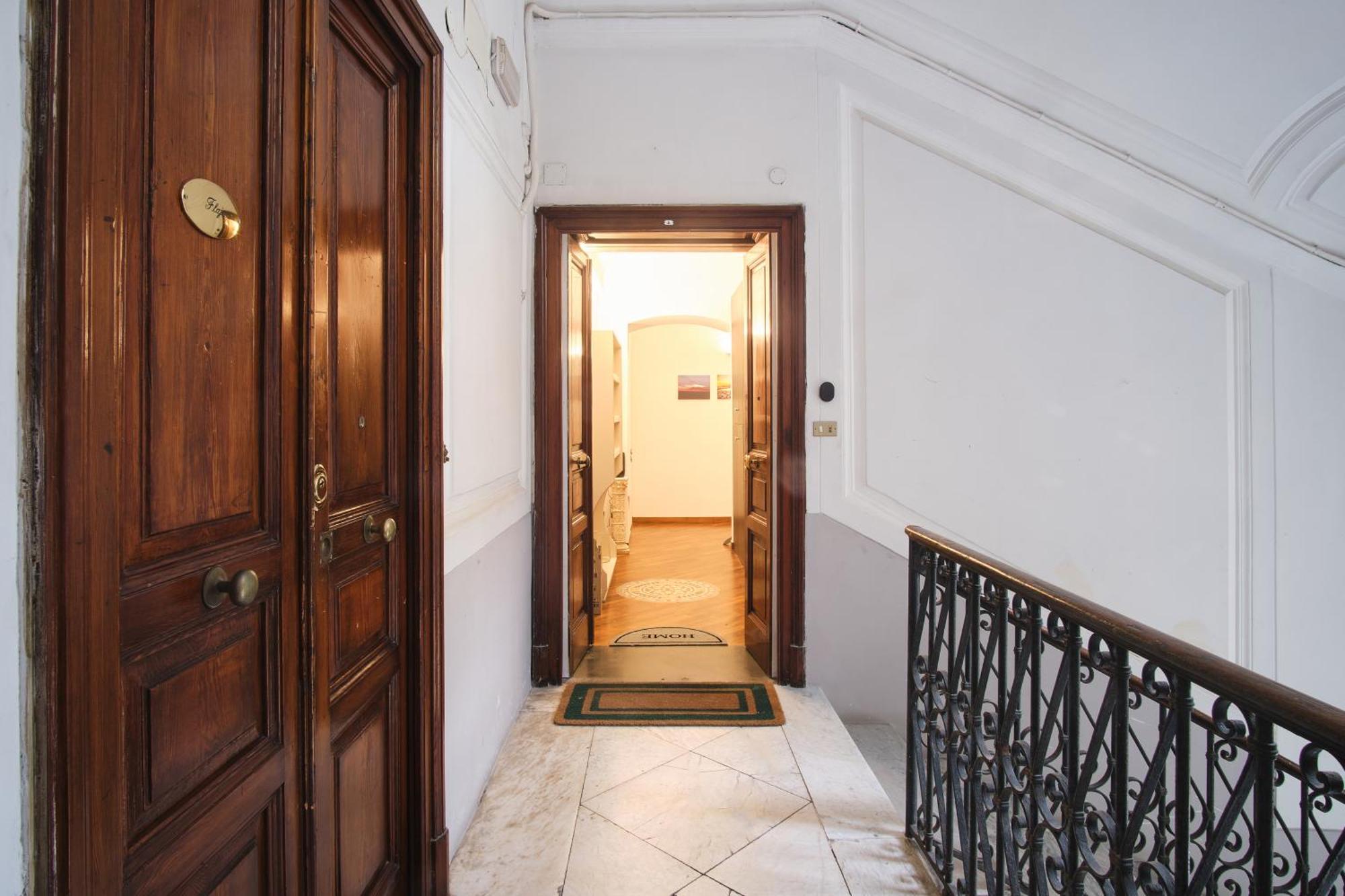 Pink Star Napoli Luxury Apartment Экстерьер фото