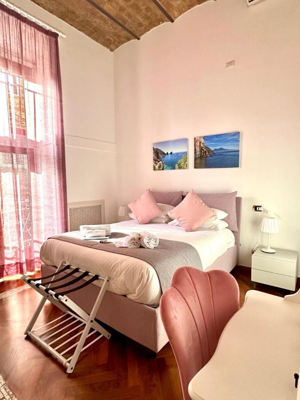 Pink Star Napoli Luxury Apartment Экстерьер фото